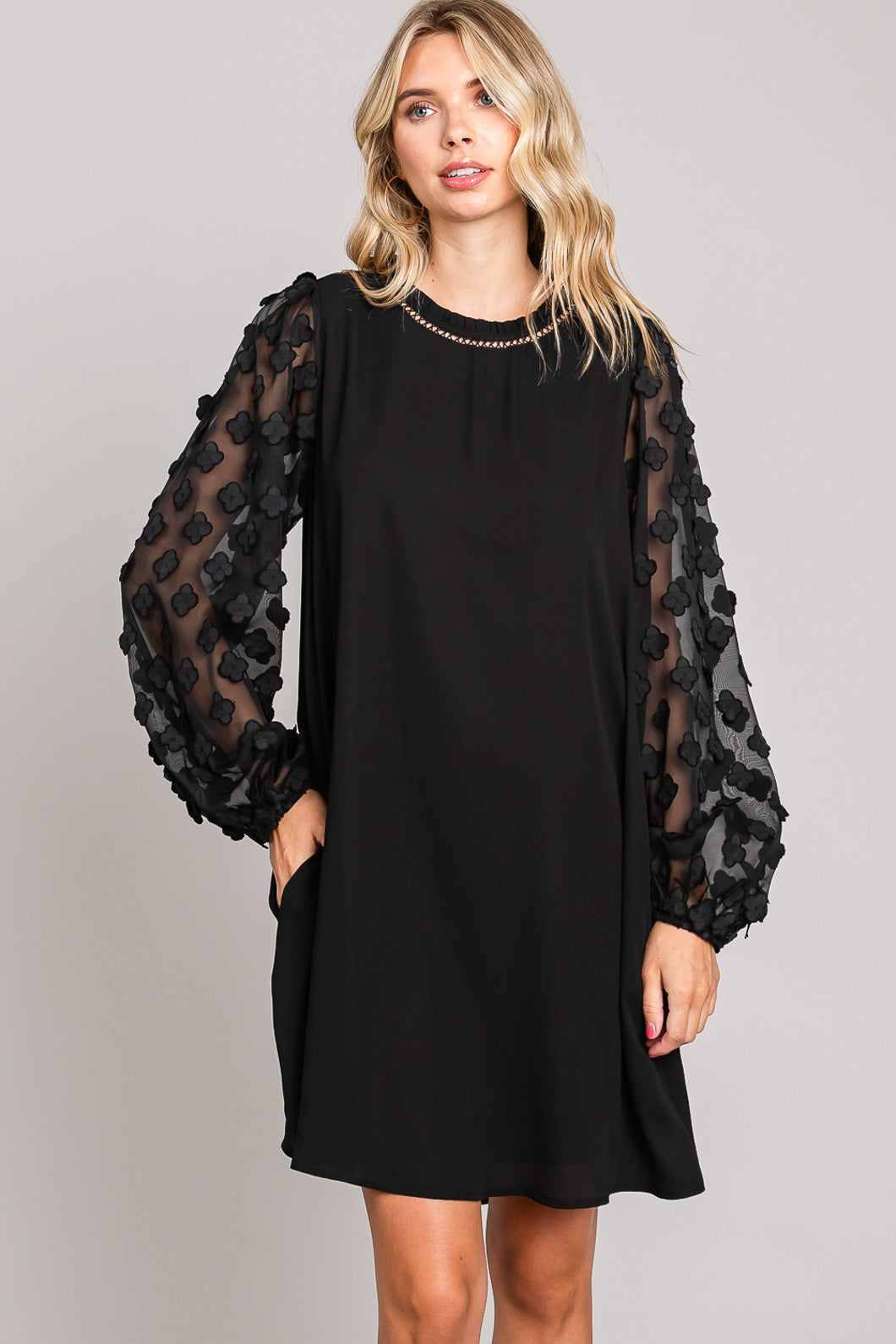 Applique Contrast Sleeve Detailed Shift Dress - Black